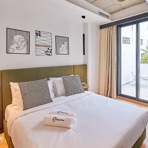 Stayhere - Gauthier 1 - Modern Casablanca